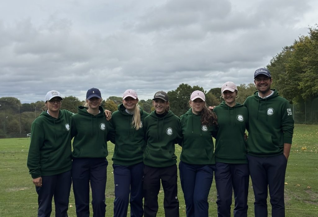 Teamfoto der Damen vom GC Hubbelrath bei der DMM in Hamburg